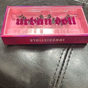Irresistible style UrbanDoll lashes by Dollhouse - Limited edition